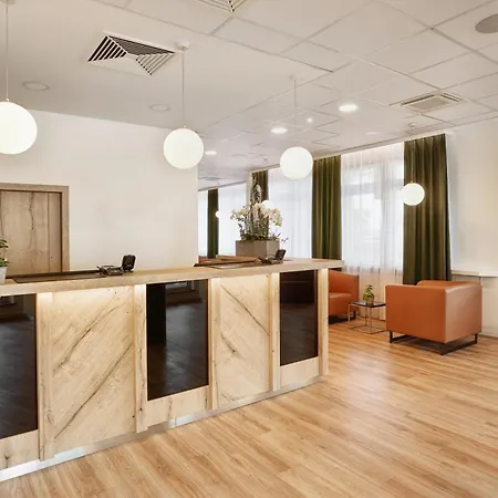 H+ Hotel 4*