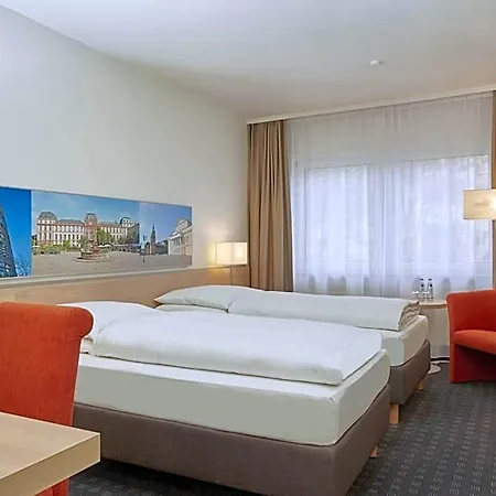 Hotel H+