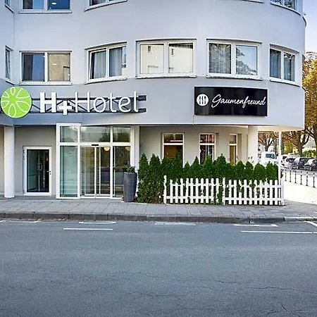 Hotel H+