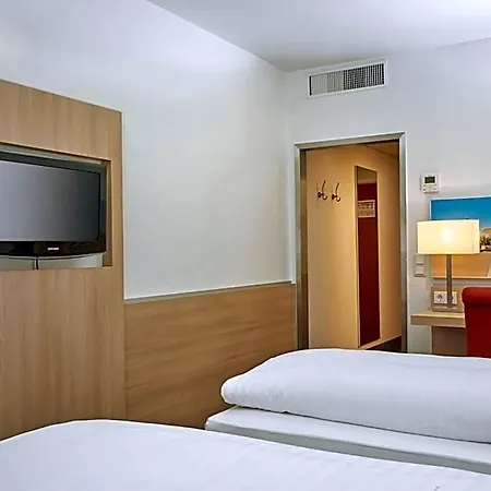 H+ Hotel