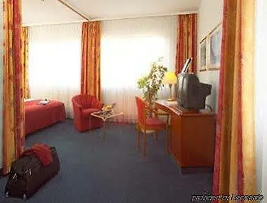 H+ Hotel 4*